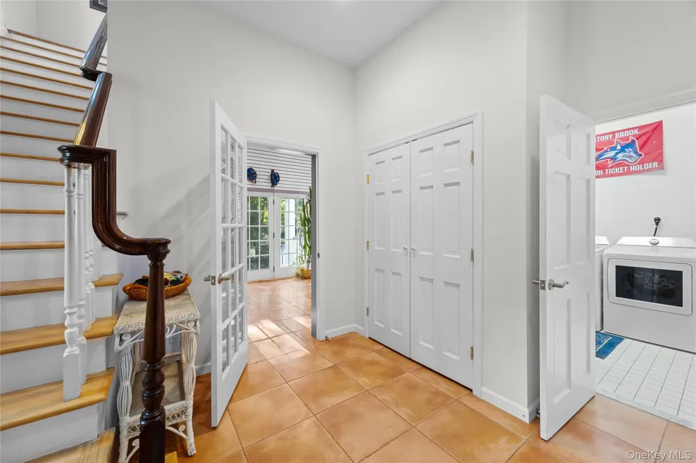 10 Redbridge Court East Setauket, NY 11733