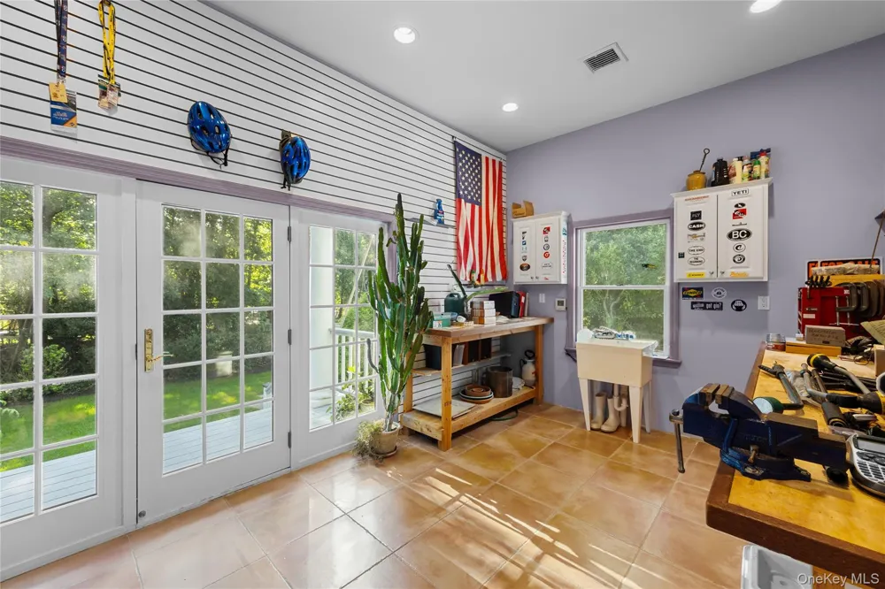 10 Redbridge Court East Setauket, NY 11733