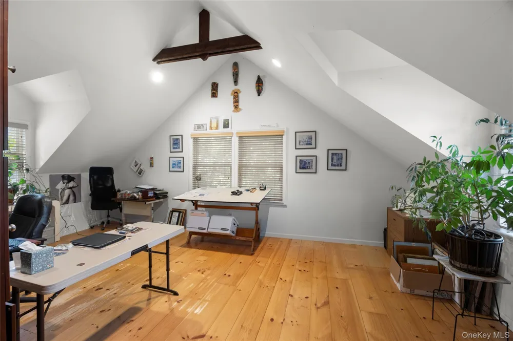 10 Redbridge Court East Setauket, NY 11733