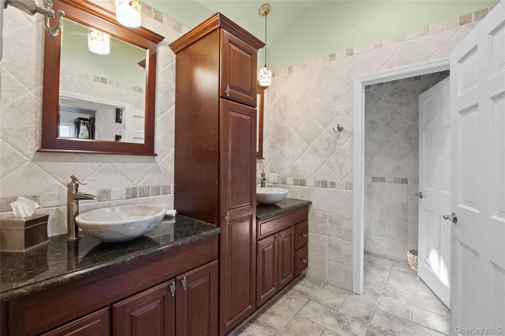 10 Redbridge Court East Setauket, NY 11733