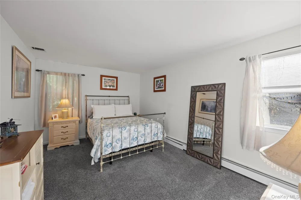 10 Redbridge Court East Setauket, NY 11733