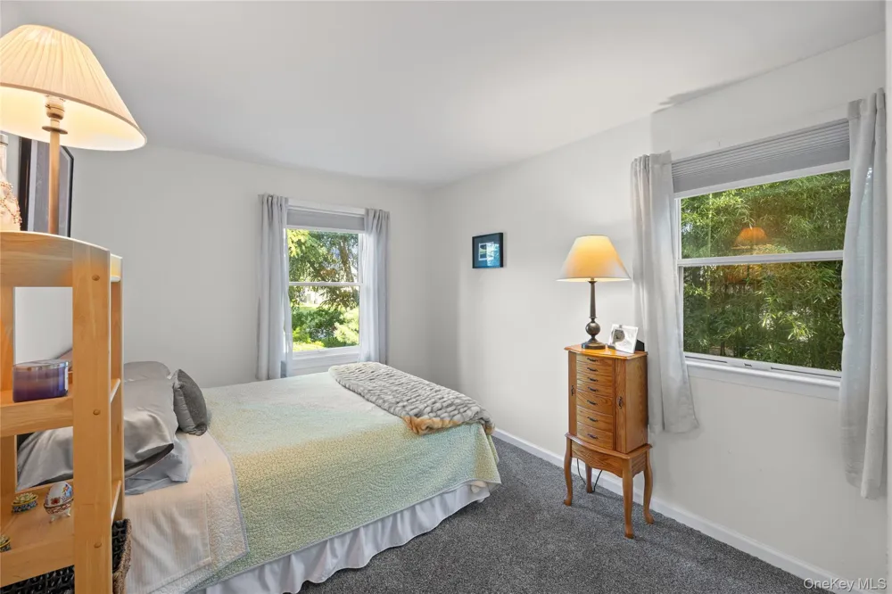 10 Redbridge Court East Setauket, NY 11733