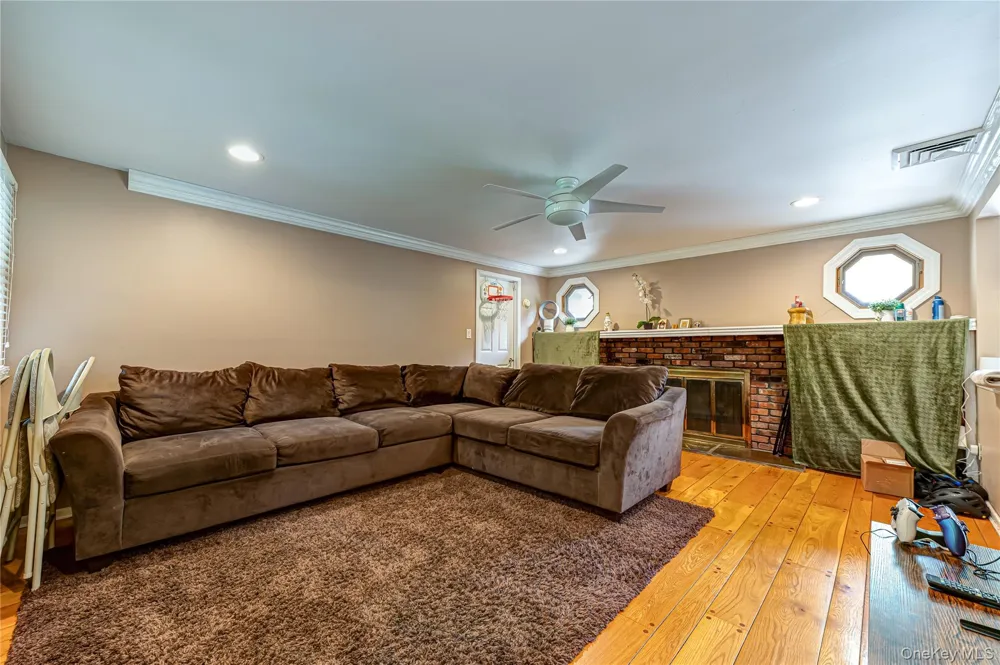 37 Buckingham Drive Dix Hills, NY 11746