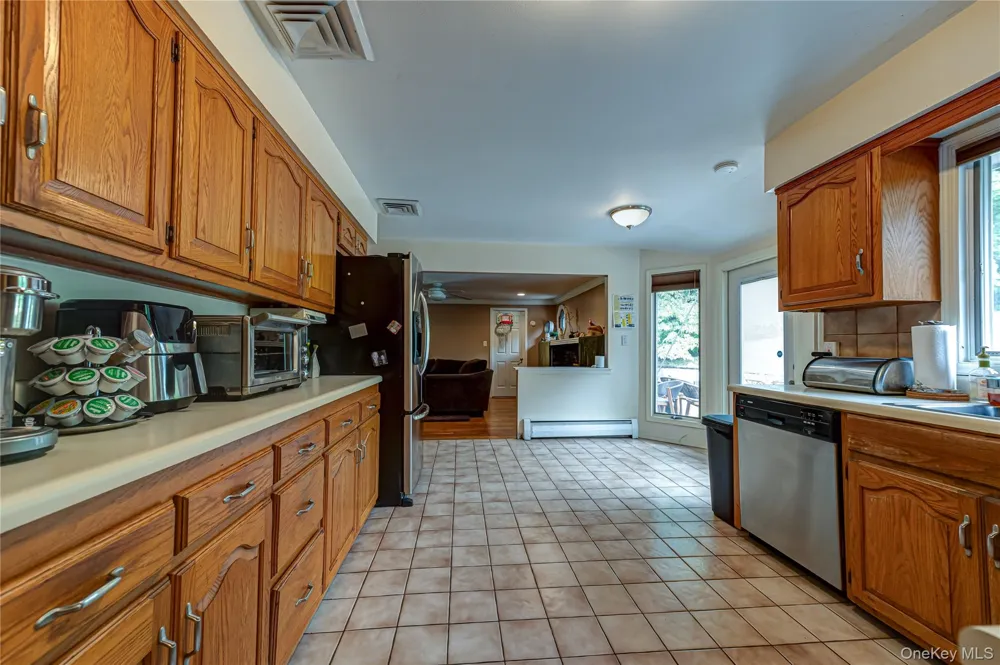 37 Buckingham Drive Dix Hills, NY 11746
