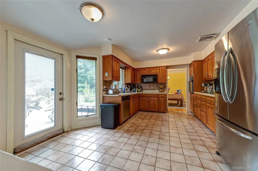 37 Buckingham Drive Dix Hills, NY 11746