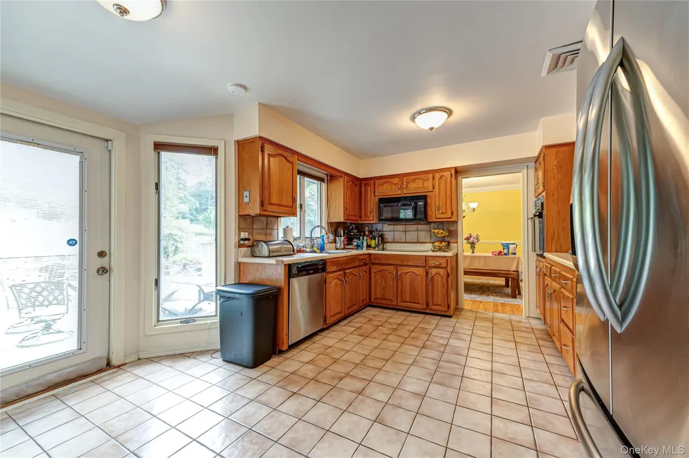37 Buckingham Drive Dix Hills, NY 11746