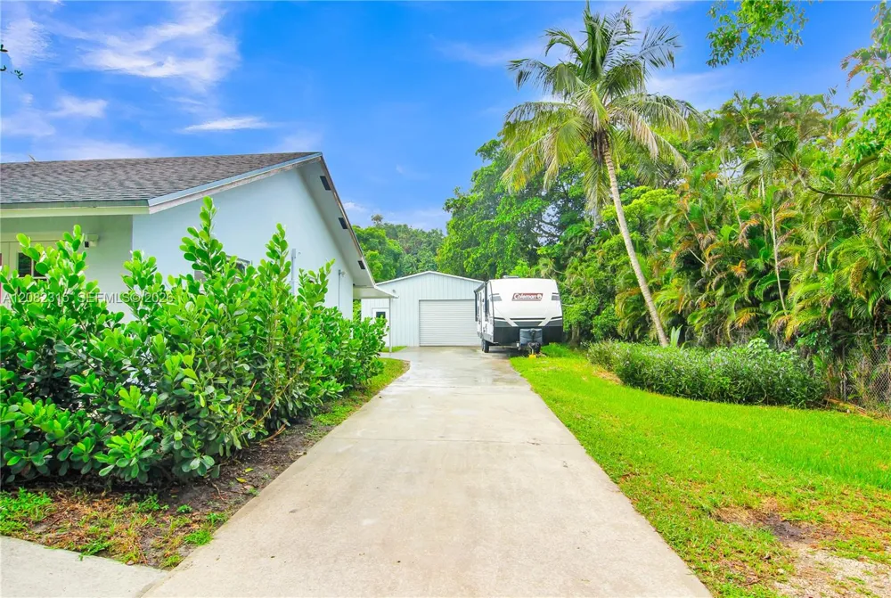 17110 SW 64th Ct Southwest Ranches, FL 33331
