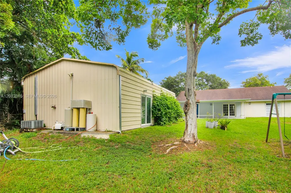 17110 SW 64th Ct Southwest Ranches, FL 33331