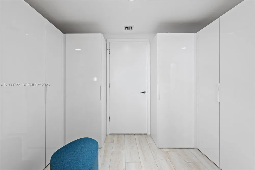 1010 Brickell Ave #4009 Miami, FL 33131