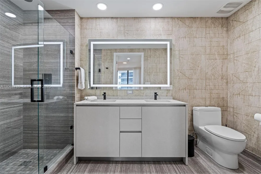 1010 Brickell Ave #4009 Miami, FL 33131