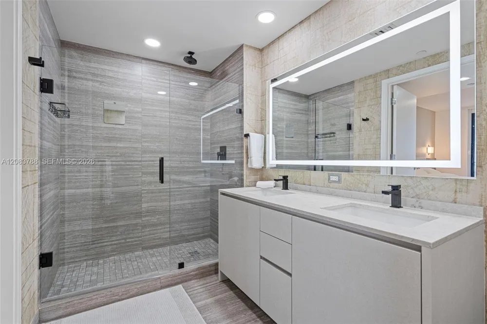 1010 Brickell Ave #4009 Miami, FL 33131