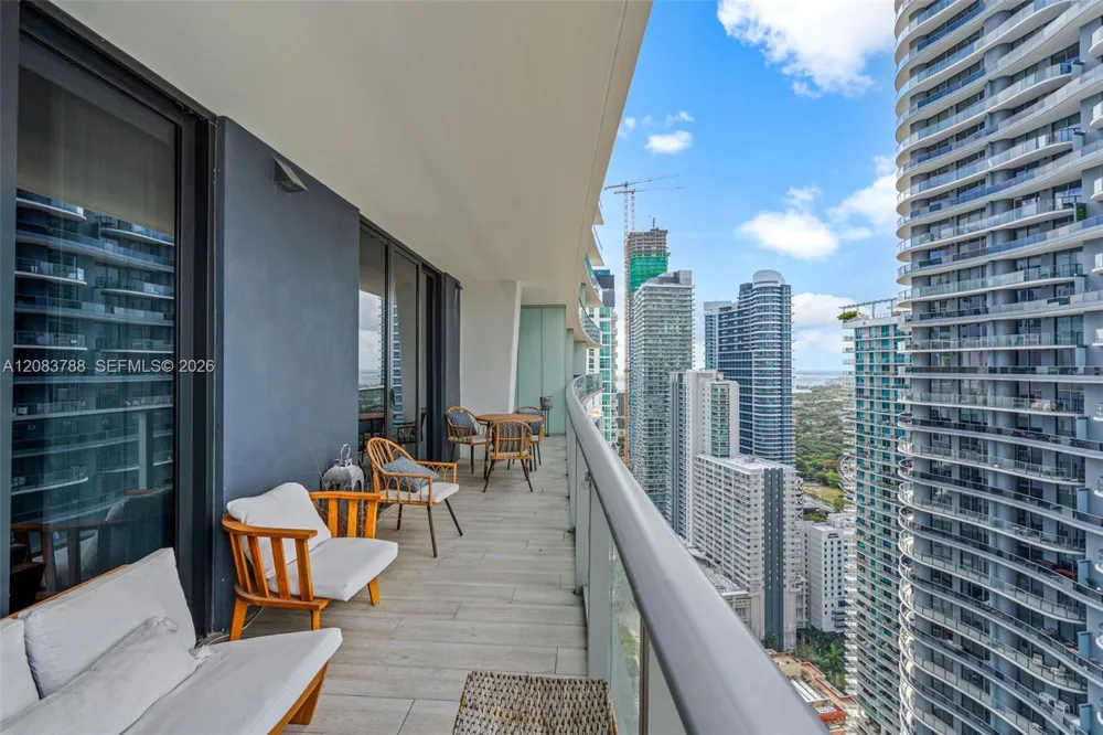 1010 Brickell Ave #4009 Miami, FL 33131