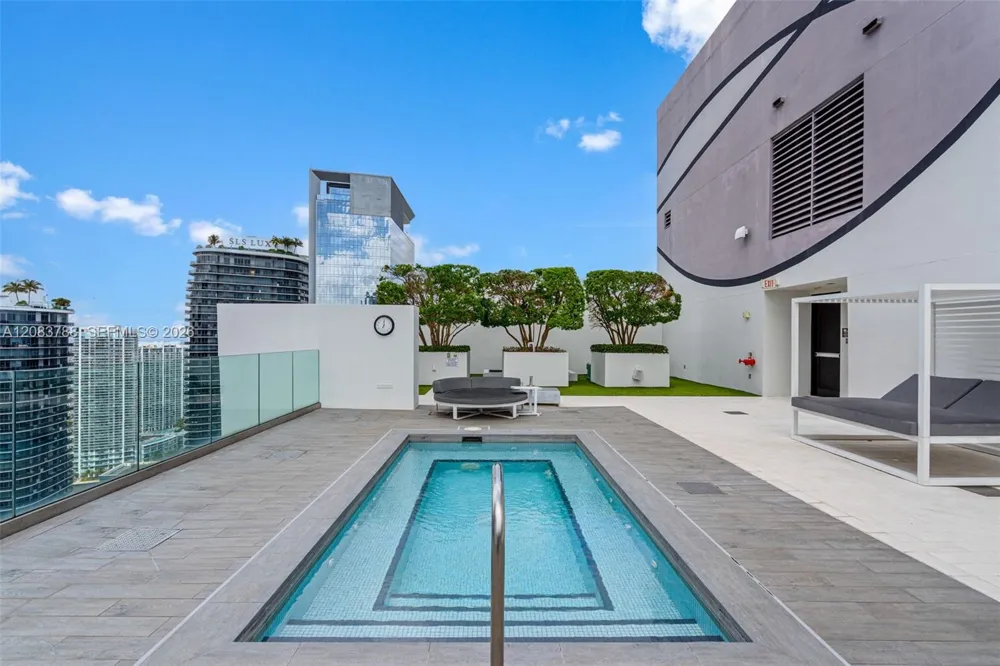 1010 Brickell Ave #4009 Miami, FL 33131