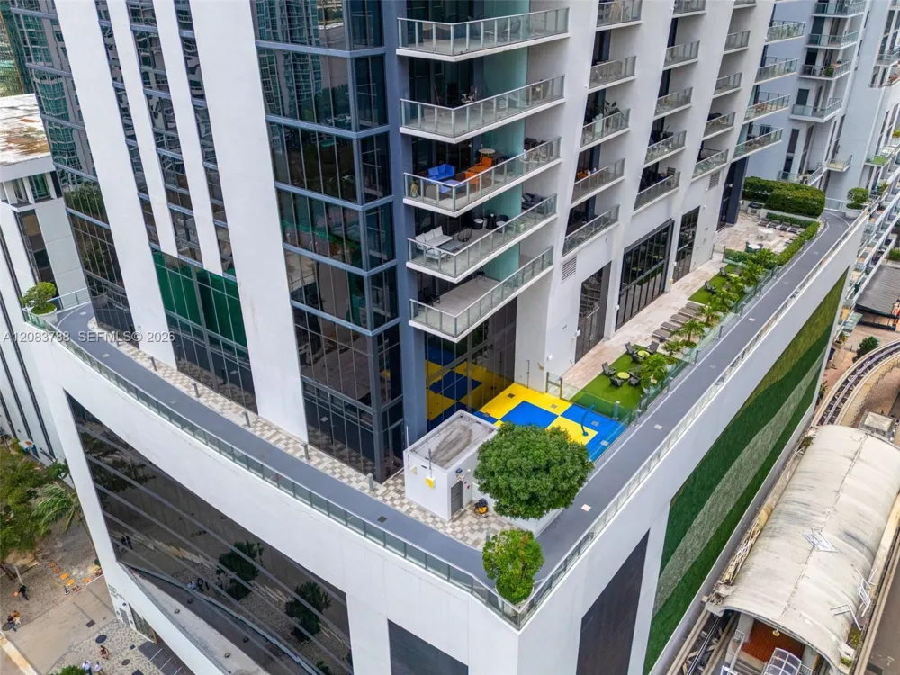 1010 Brickell Ave #4009 Miami, FL 33131