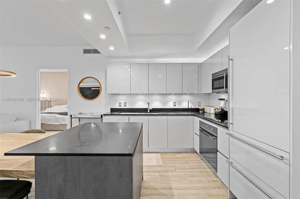 1010 Brickell Ave #4009 Miami, FL 33131