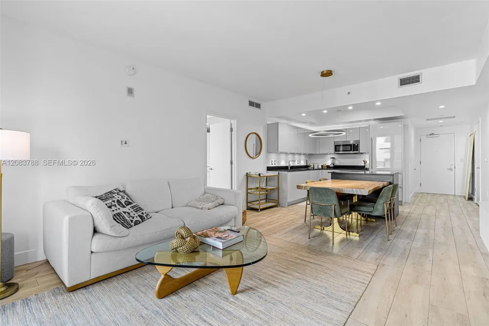 1010 Brickell Ave #4009 Miami, FL 33131