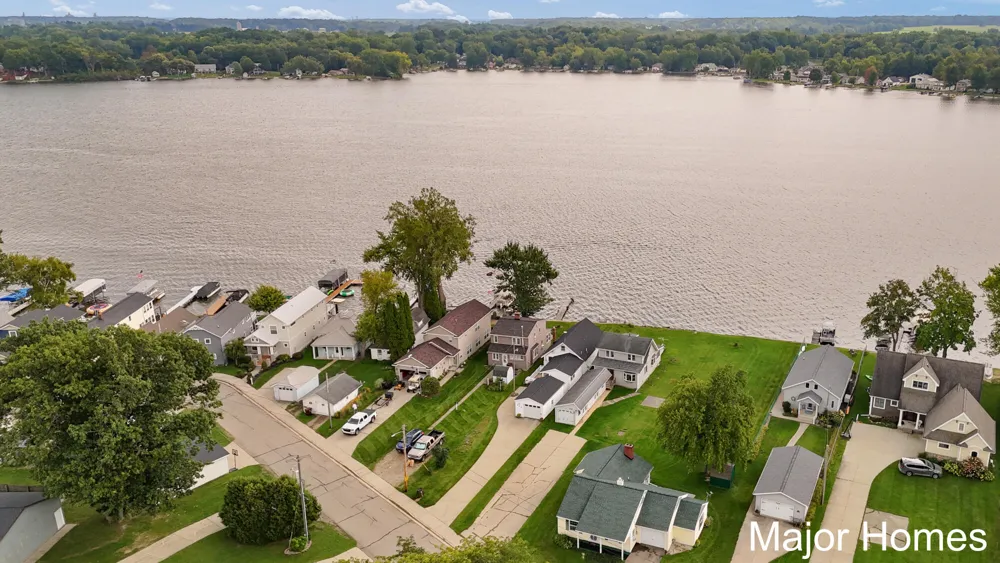 734 Lakeview Drive Lake Odessa Village, MI 48849