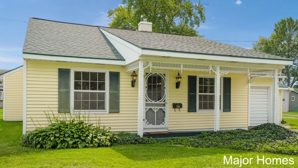 734 Lakeview Drive Lake Odessa Village, MI 48849