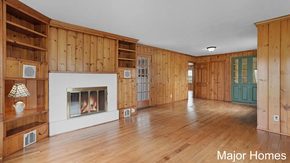734 Lakeview Drive Lake Odessa Village, MI 48849