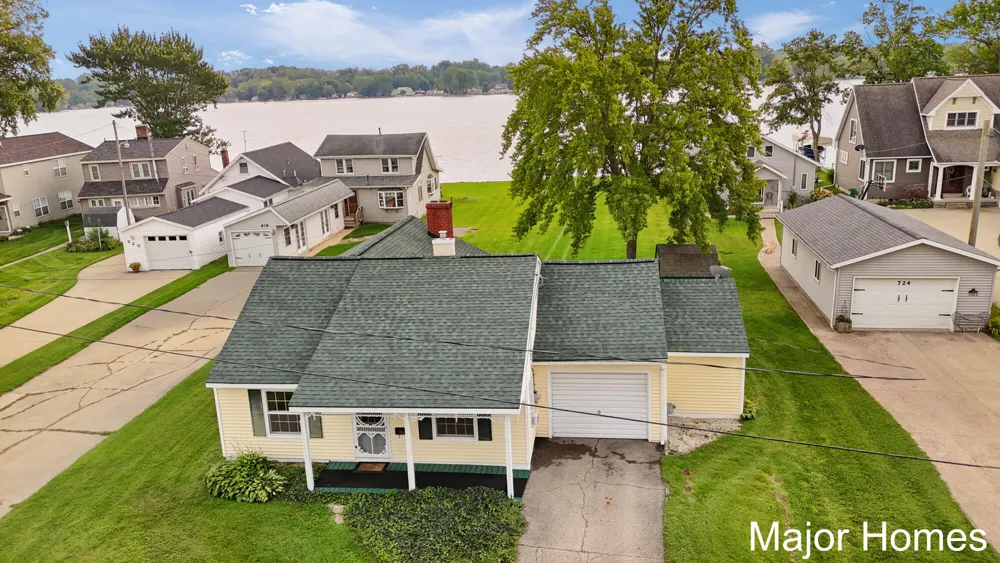 734 Lakeview Drive Lake Odessa Village, MI 48849