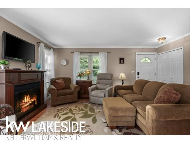 35317 Bristlecone Drive Clinton Charter Township, MI 48035