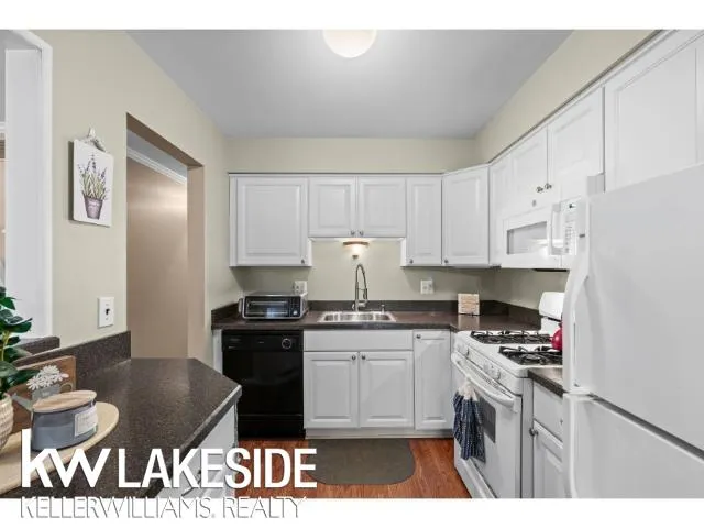 35317 Bristlecone Drive Clinton Charter Township, MI 48035