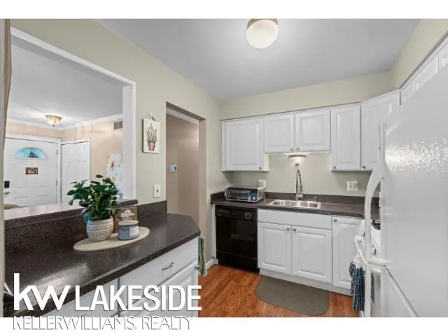 35317 Bristlecone Drive Clinton Charter Township, MI 48035