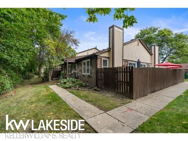 35317 Bristlecone Drive Clinton Charter Township, MI 48035