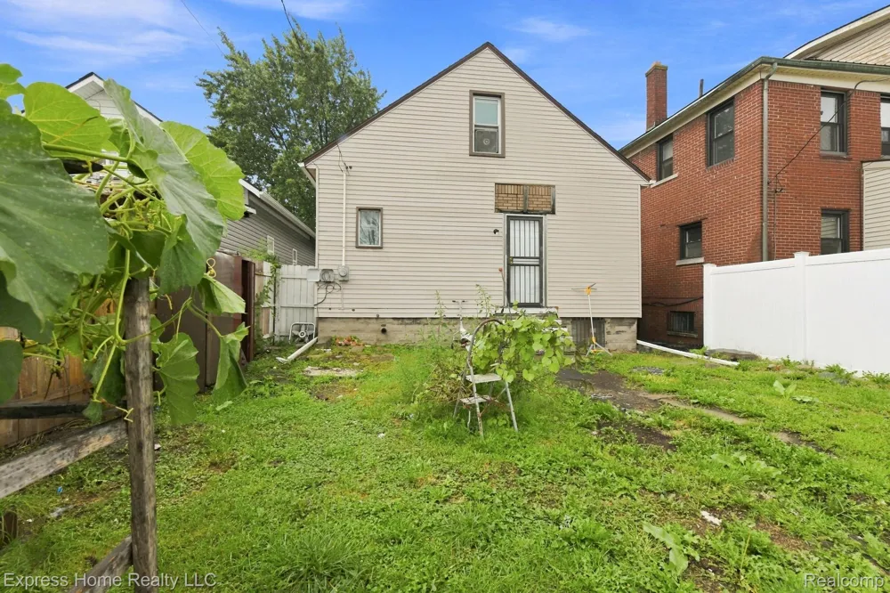 12062 Saint Aubin Street Hamtramck City, MI 48212