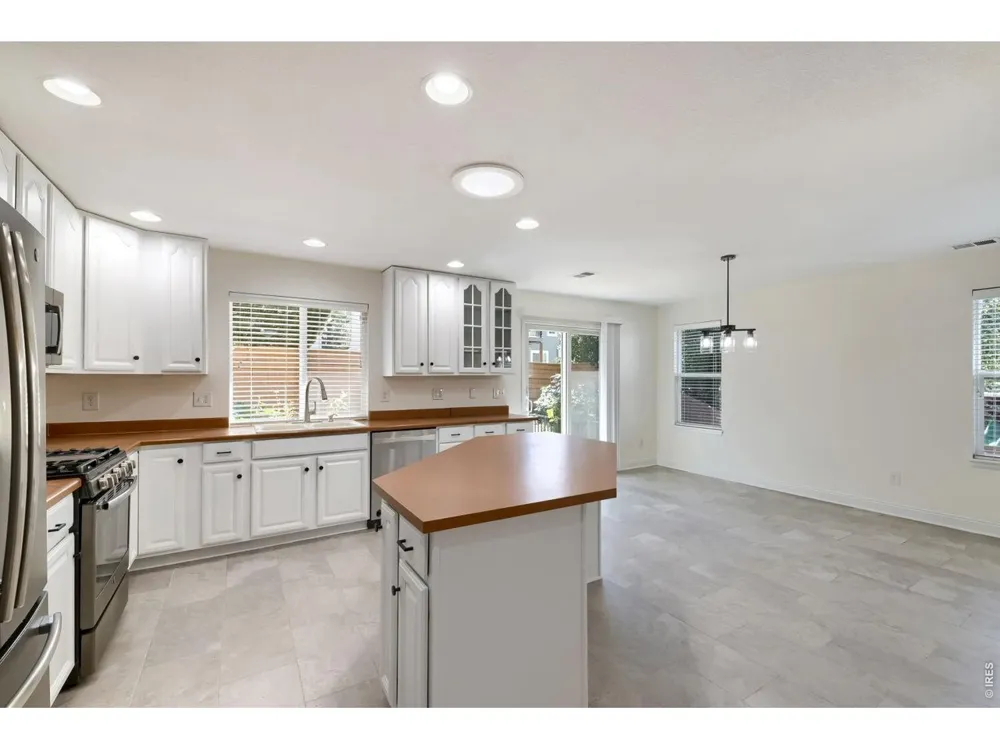 10488 Mobile Way Commerce City, CO 80022