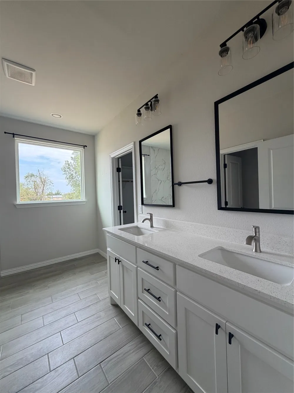 6111 Collins Court Granbury, TX 76048