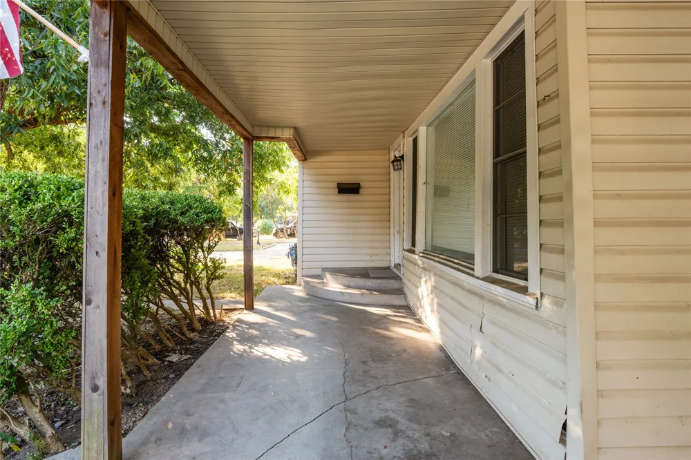 121 W Damon Street Terrell, TX 75160