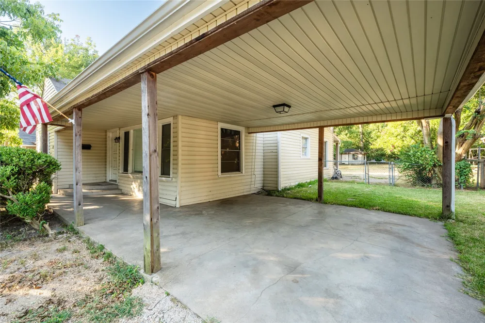 121 W Damon Street Terrell, TX 75160