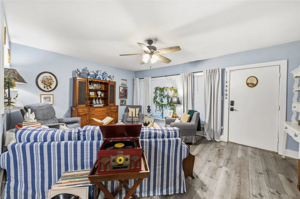121 W Damon Street Terrell, TX 75160