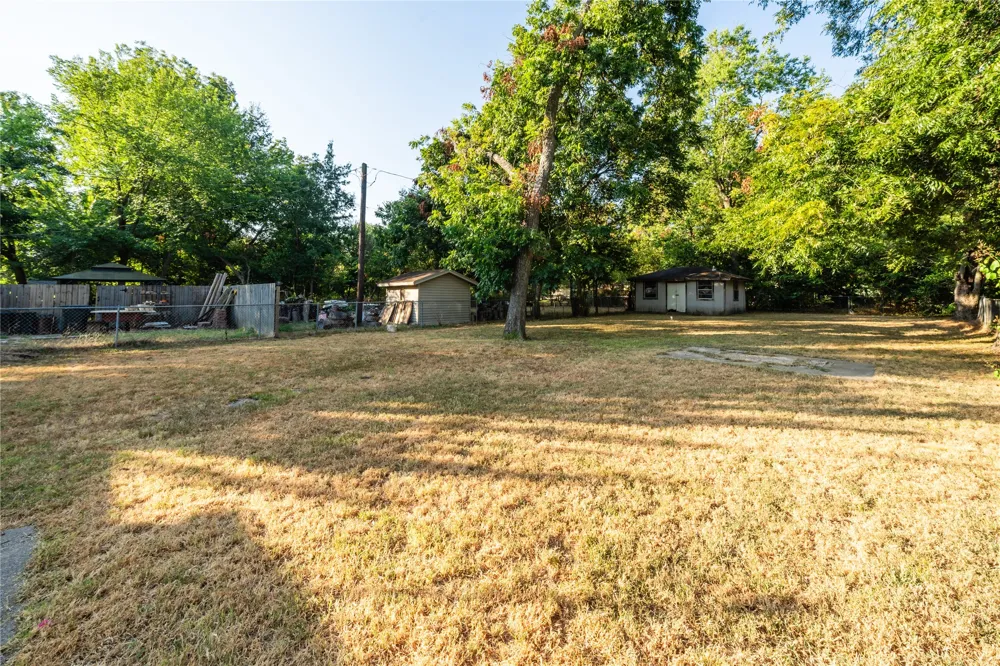 121 W Damon Street Terrell, TX 75160