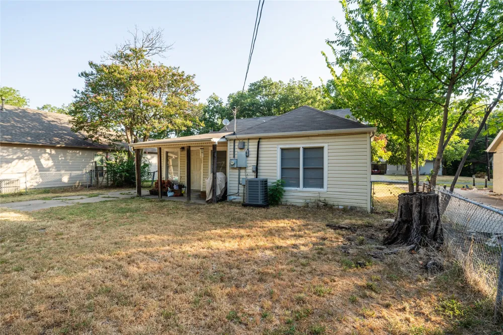 121 W Damon Street Terrell, TX 75160