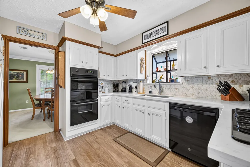 4127 Manorfield Drive Seabrook, TX 77586