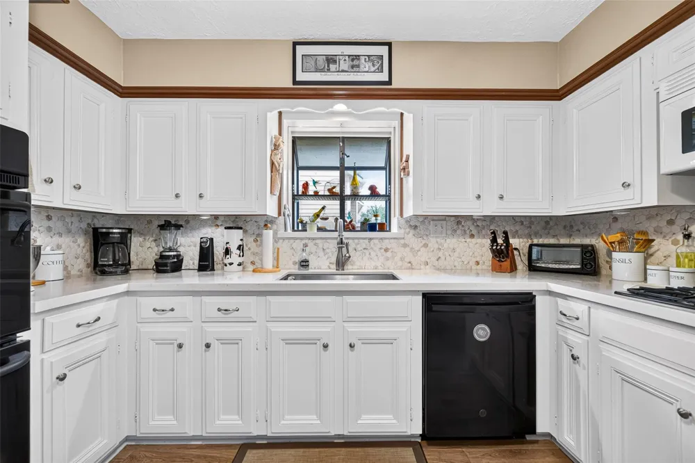 4127 Manorfield Drive Seabrook, TX 77586