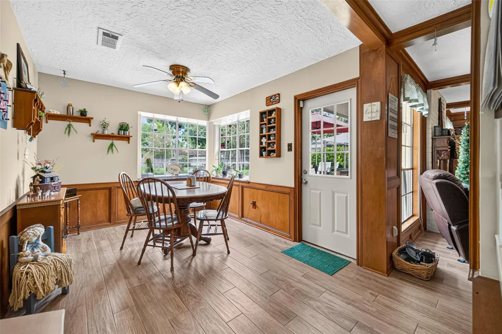 4127 Manorfield Drive Seabrook, TX 77586