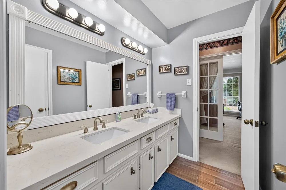 4127 Manorfield Drive Seabrook, TX 77586