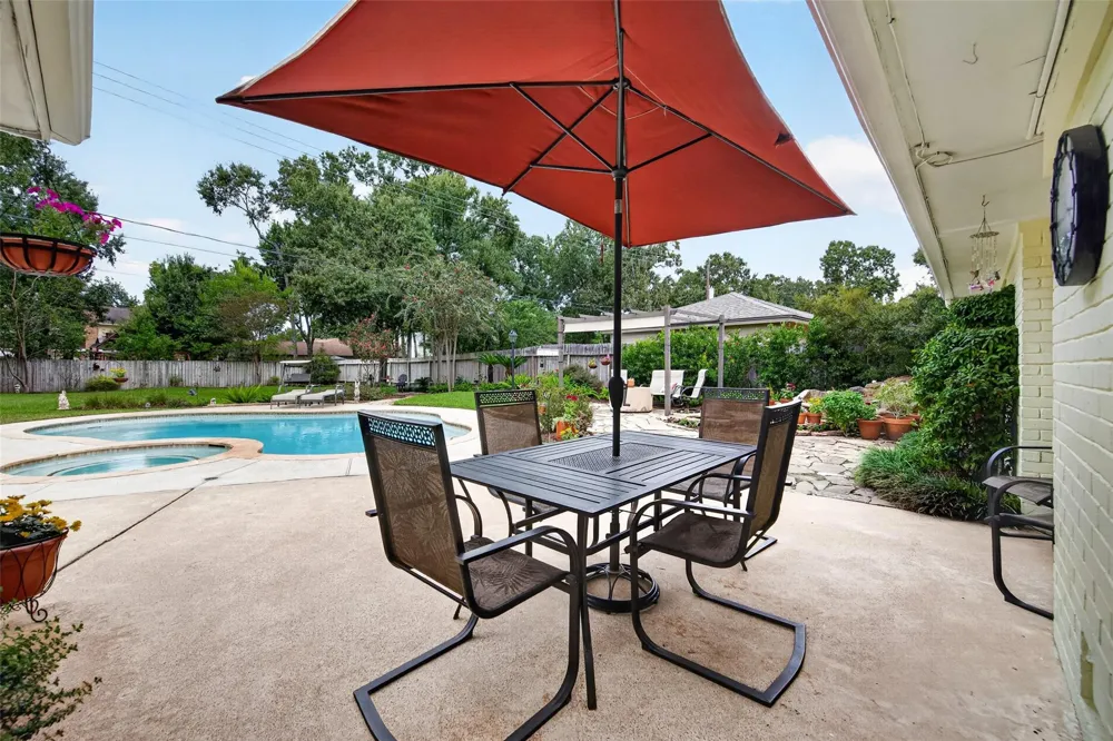 4127 Manorfield Drive Seabrook, TX 77586