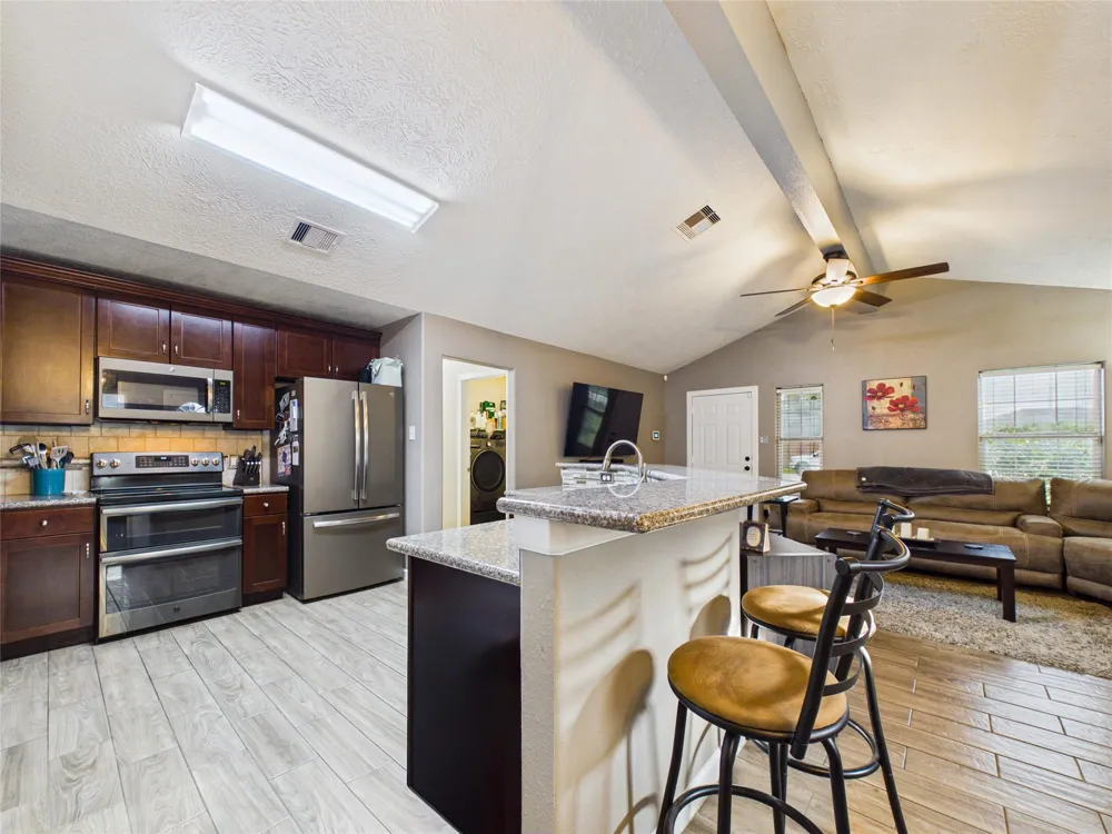 9022 Barracuda Drive Texas City, TX 77591
