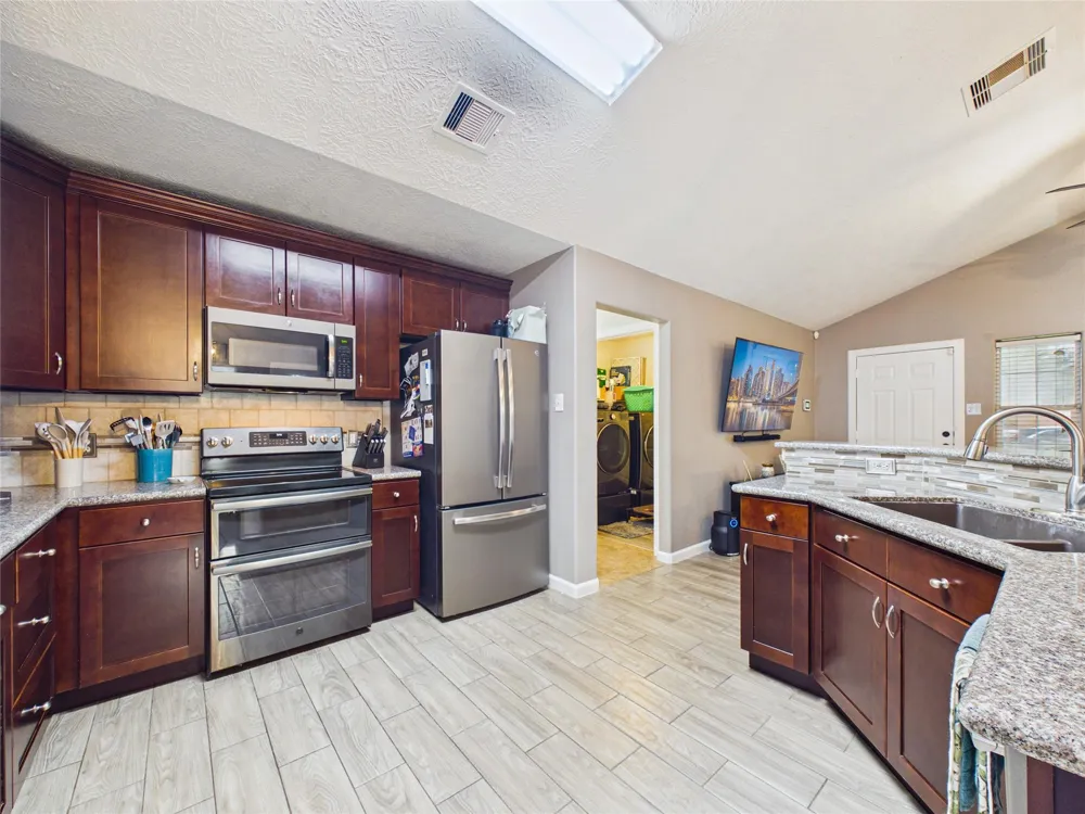9022 Barracuda Drive Texas City, TX 77591