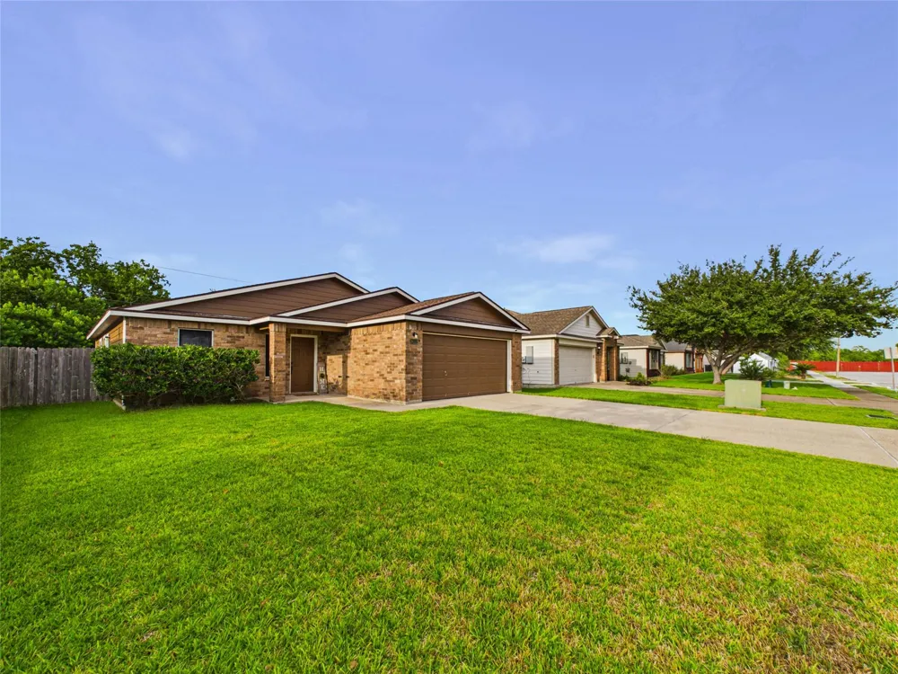 9022 Barracuda Drive Texas City, TX 77591