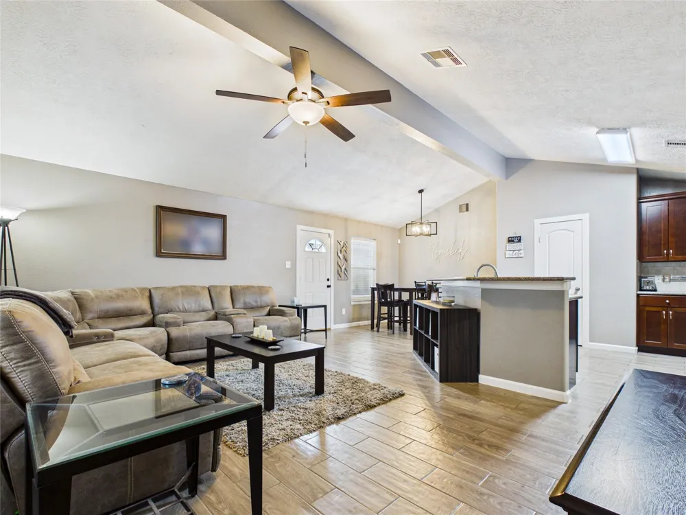9022 Barracuda Drive Texas City, TX 77591
