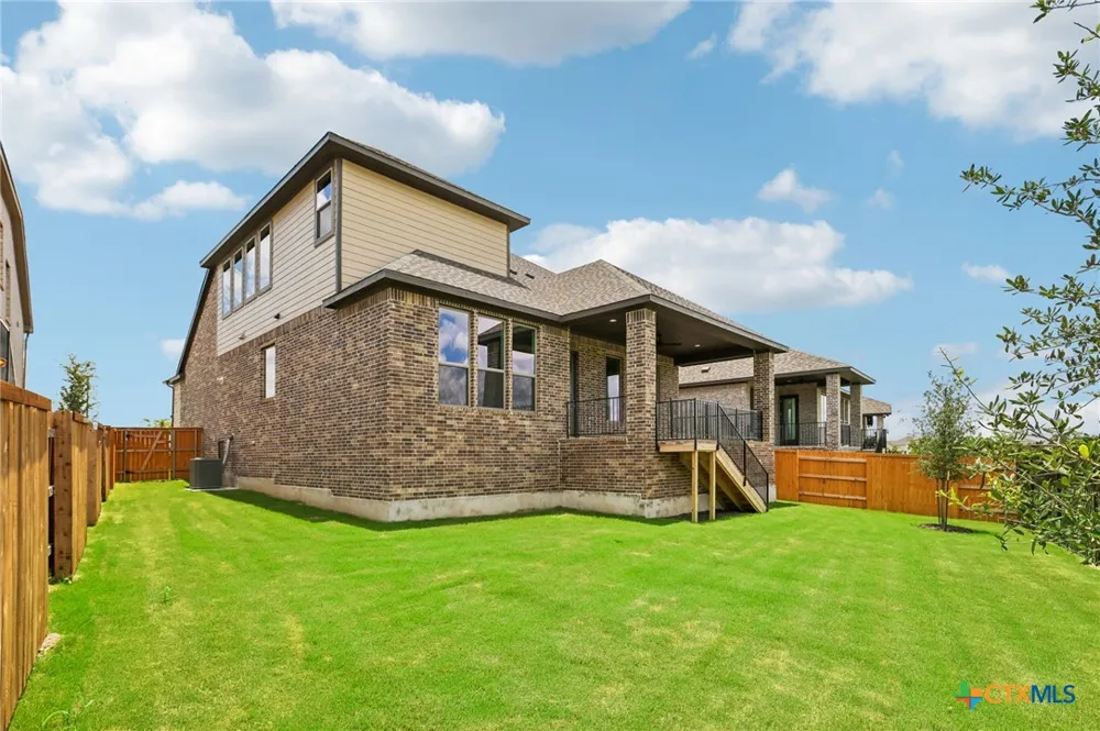 214 Prickly Poppy Loop Kyle, TX 78640
