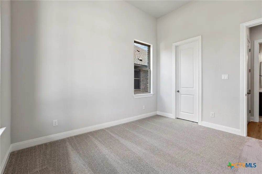 214 Prickly Poppy Loop Kyle, TX 78640