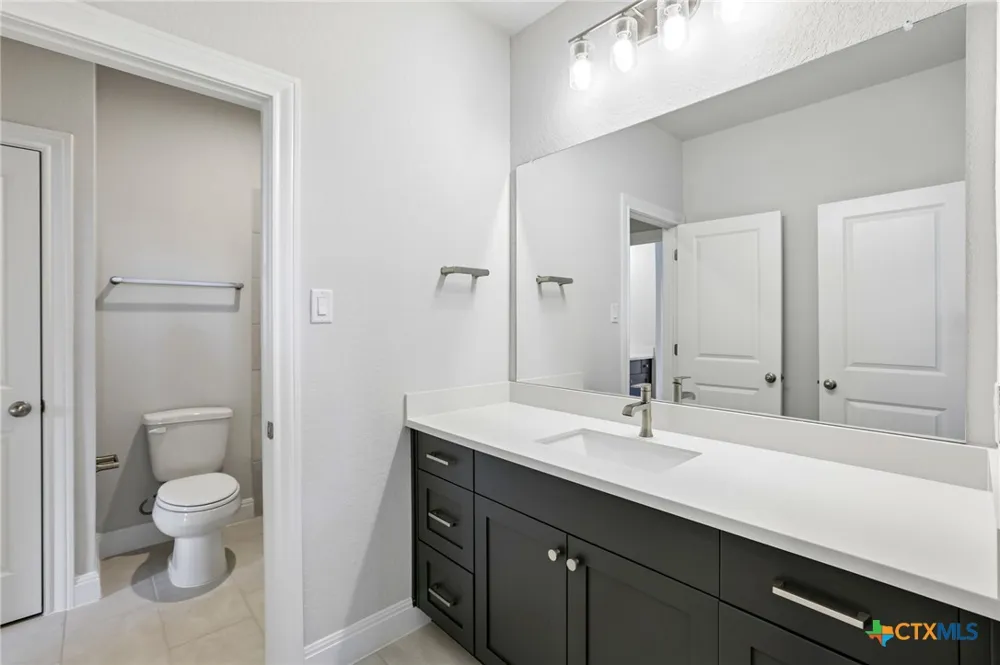 214 Prickly Poppy Loop Kyle, TX 78640