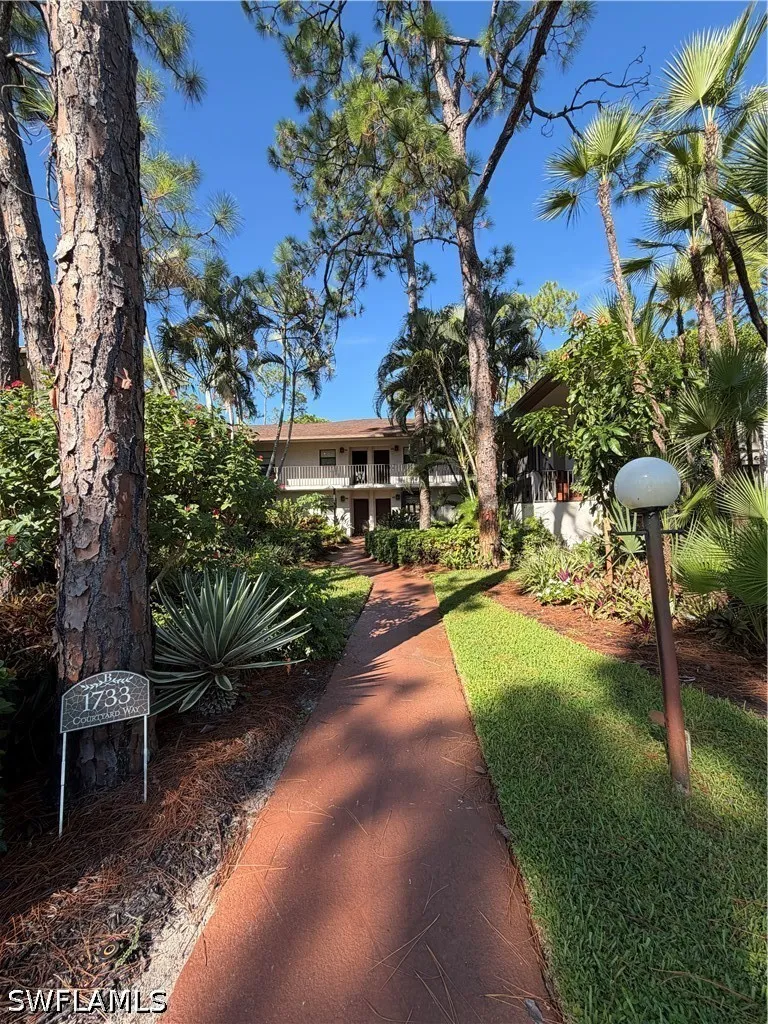Courtyard Way #104 Naples, FL 34112