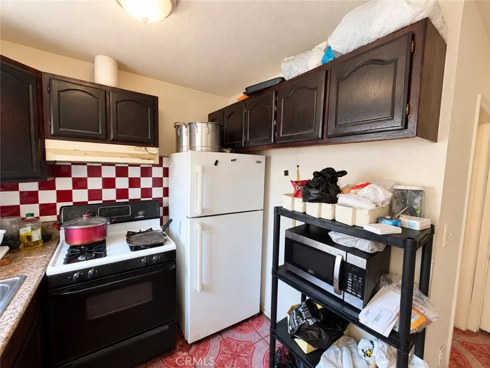 7833 Crocker Los Angeles, CA 90003